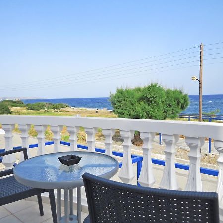 Loukas Beach Rooms คิโอตาริ ภายนอก รูปภาพ