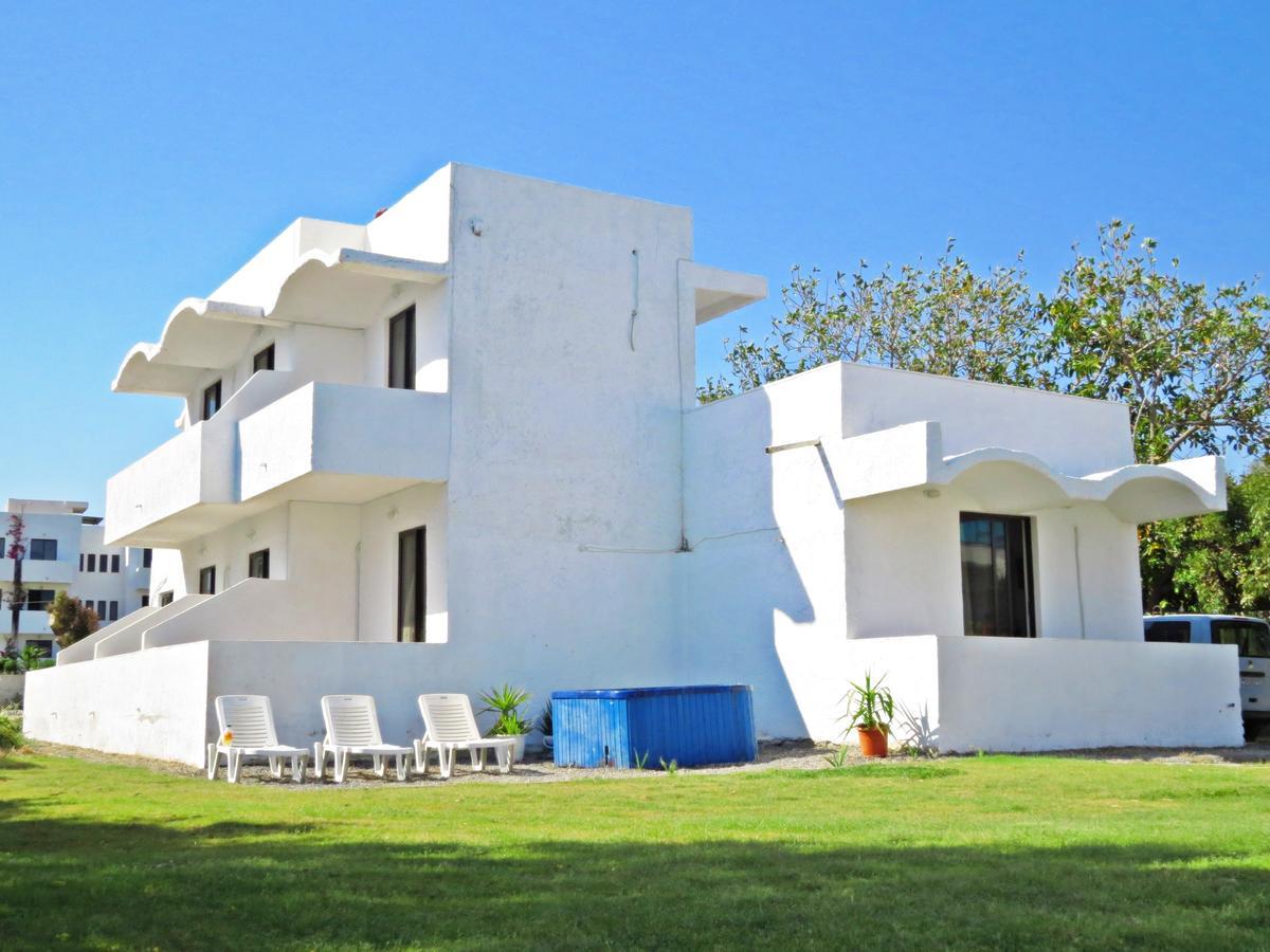 Loukas Beach Rooms คิโอตาริ ภายนอก รูปภาพ
