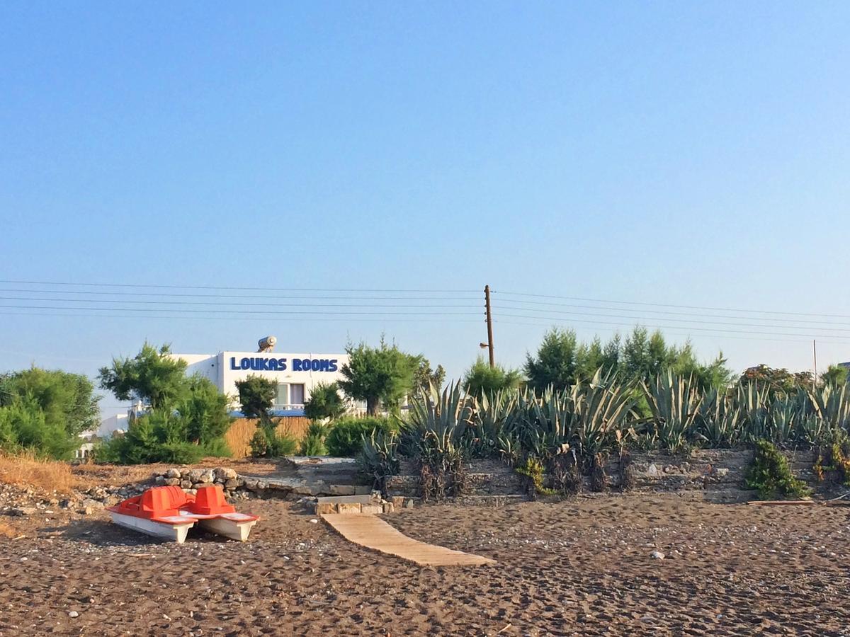 Loukas Beach Rooms คิโอตาริ ภายนอก รูปภาพ